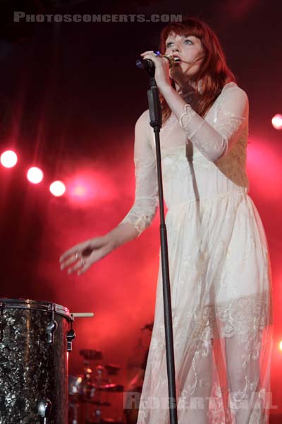 FLORENCE AND THE MACHINE - 2010-06-27 - PARIS - Hippodrome de Longchamp - 